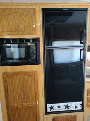 Private kitchen - Nice RV with AC in charming Lebanon (Lebanon)