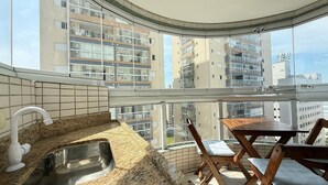 Deluxe Apartment | Dining