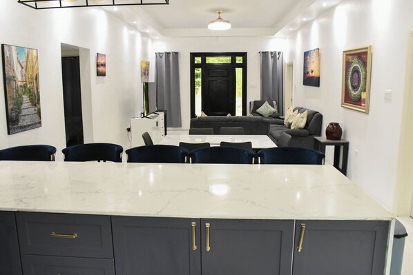 Interior - Elegant 3 BR, 2 BR Home in a Gated Complex with shared Pool. Near Falls, Beaches (Saint Ann's Bay)