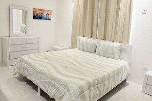 3 bedrooms, iron/ironing board, free WiFi, bed sheets - Elegant 3 BR, 2 BR Home in a Gated Complex with shared Pool. Near Falls, Beaches (Saint Ann's Bay)