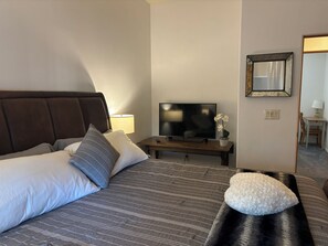 2 dormitorios, escritorio, wifi gratis y ropa de cama
