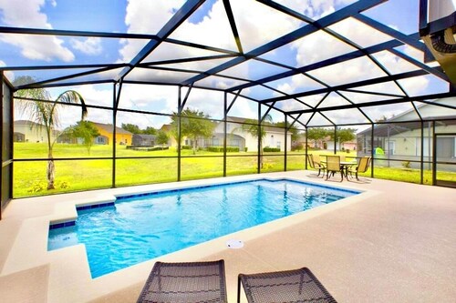 Ref 98. Beautiful villa, own pool, gated Resort near Disney
