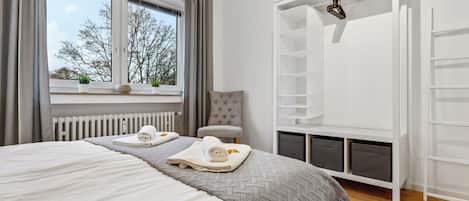 2 bedrooms, desk, iron/ironing board, travel cot