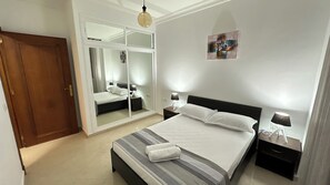 2 bedrooms, desk, iron/ironing board, free WiFi