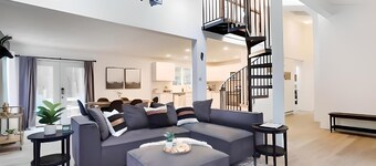 This 3 bed home sleeps 8. Private jacuzzi close to I80 and Pocono attractions