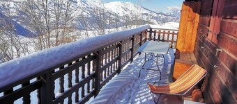 8 person chalet at the foot of the ski slopes in SAVOIE albiez-montrond resort 