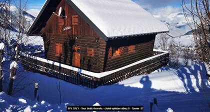 Chalet 8 personnes aux pied des pistes de ski en SAVOIE station albiez-montrond