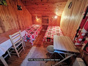 4 bedrooms - 8 person chalet at the foot of the ski slopes in SAVOIE albiez-montrond resort  (Albiez-Montrond)
