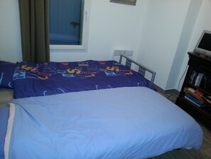 1 bedroom, iron/ironing board, bed sheets