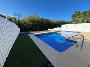 Pool - Ride the Tide: Ocean Access & Private Pool in Stuart, Short Drive to the Beach (Stuart)