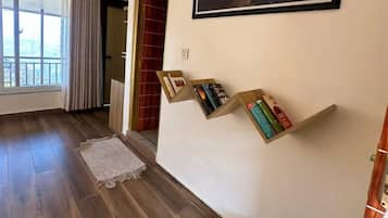 Executive Studio Suite | In-room safe, desk, laptop workspace, blackout curtains