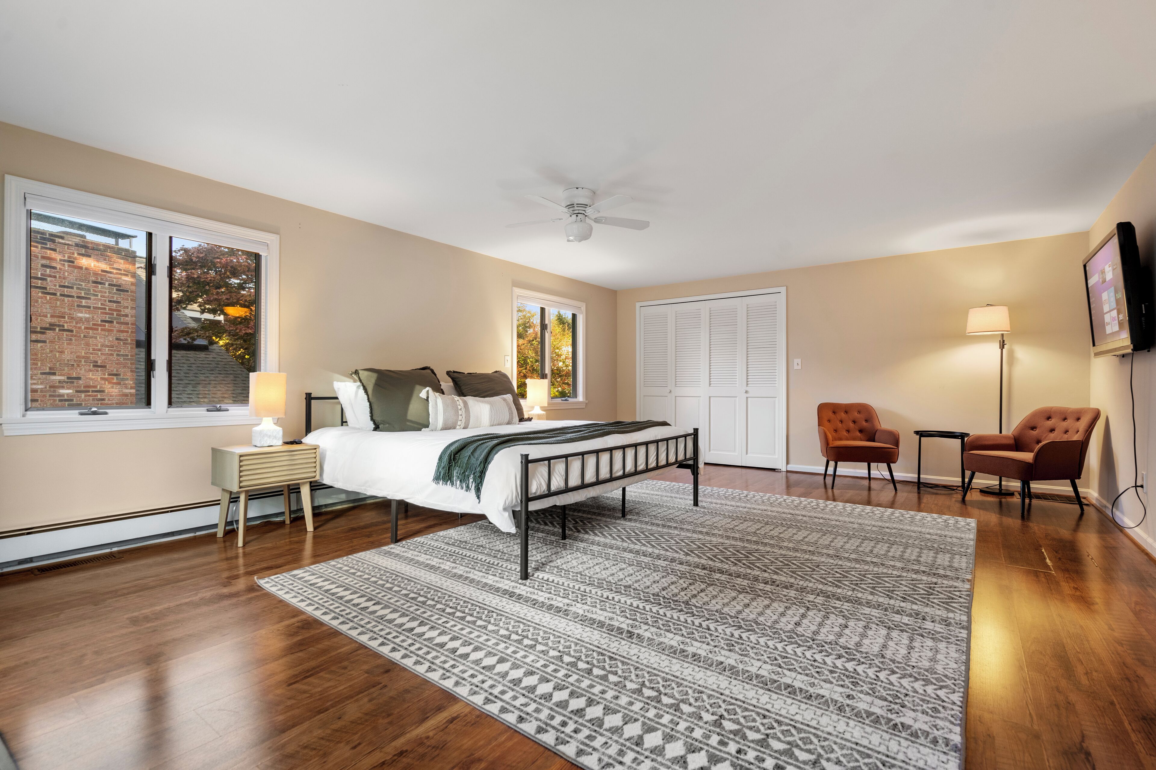 4 Schlafzimmer, Schreibtisch, Bügeleisen/Bügelbrett, kostenloses WLAN