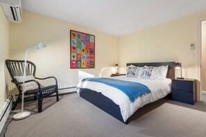 4 bedrooms, desk, iron/ironing board, free WiFi