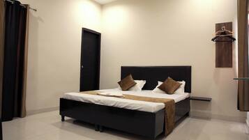 7 habitaciones, wifi y ropa de cama