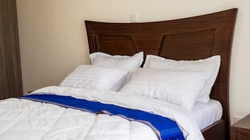 4 chambres, rideaux occultants, fer et planche Ă  repasser, Wi-Fi gratuit