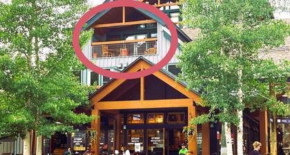 Best deck view of River Run ski slope 1 min walk to gondola/village 2 bed 2 bath