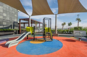 Apartment - Elite LUX Holiday Homes - Contemporary Comfort Studio in Azizi Riviera (Dubai)