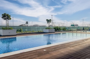 Room - Elite LUX Holiday Homes - Contemporary Comfort Studio in Azizi Riviera (Dubai)