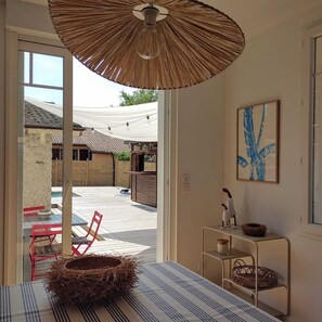 Outdoor dining - Charming house with swimming pool near the Golf d'Arcachon (La Teste-de-Buch)