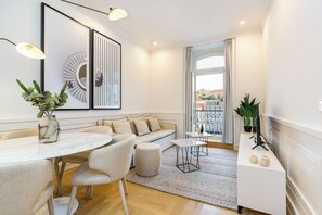 Living area - Brand new Aparment with Wifi in the center of Lisbon. (Lisboa)