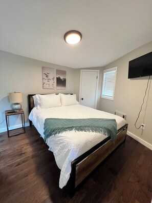 1 bedroom, iron/ironing board, travel cot, free WiFi