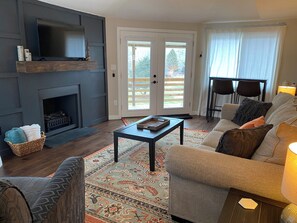 Smart TV, fireplace - Cozy cabin with 1 bedroom, fireplace, AC, WiFi in Convenient Foscoe (Banner Elk)