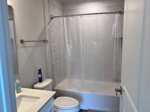 Hair dryer, towels, soap, shampoo - Cozy townhome  private master bedroom in serene Chillum with AC, WiFi,  (Chillum)