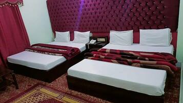 Deluxe Double Room | Soundproofing, iron/ironing board, free WiFi