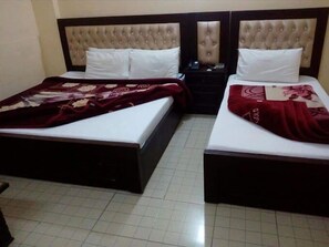 Deluxe Double Room | Soundproofing, iron/ironing board, free WiFi