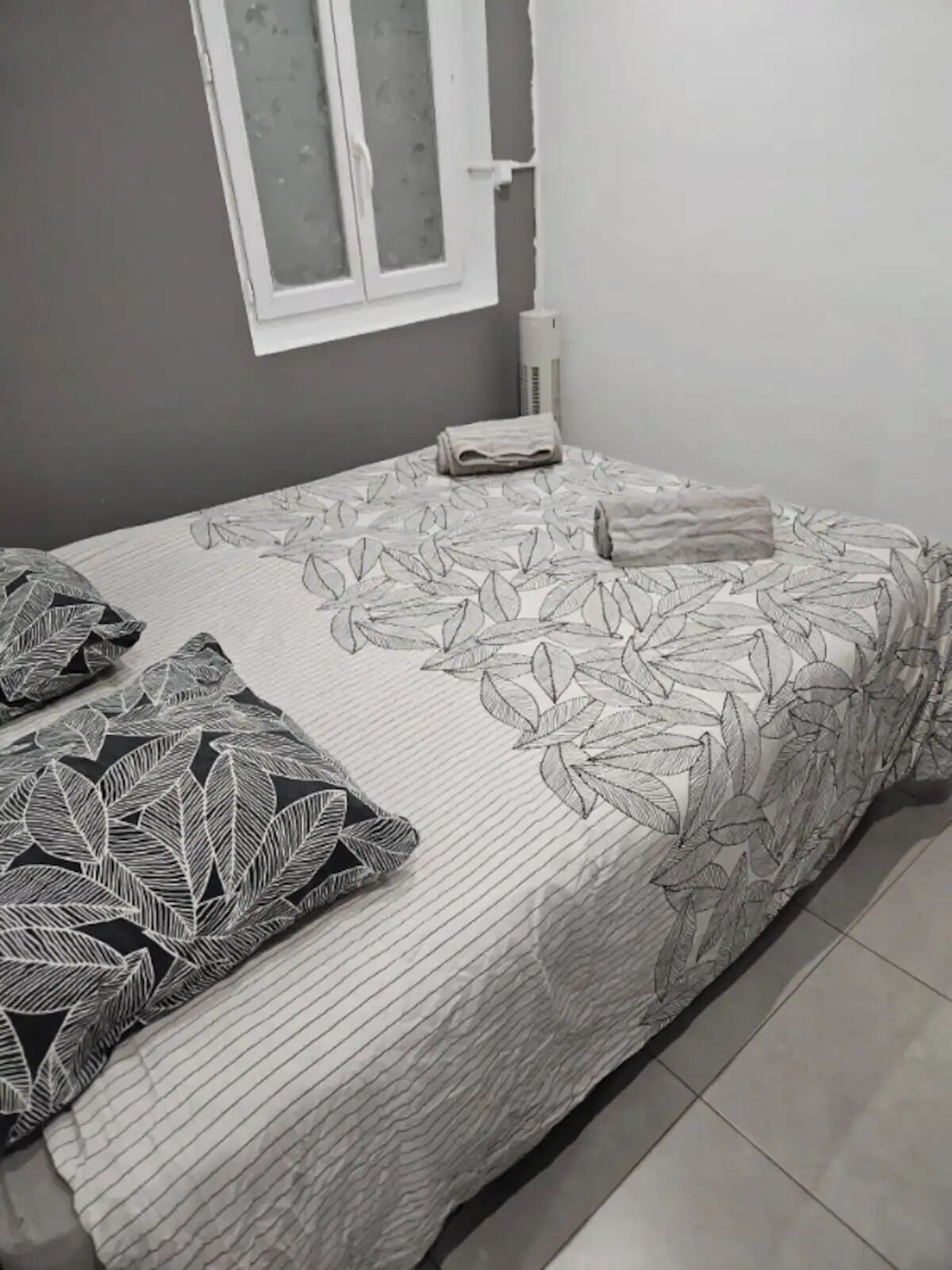 2 chambres, fer et planche à repasser, lit parapluie, Wi-Fi gratuit