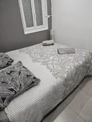 2 bedrooms, iron/ironing board, travel crib, free WiFi