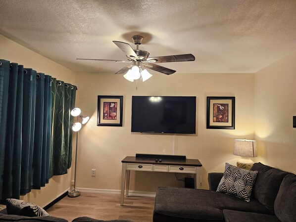 Living area - Quiet Home Near Downtown (Palatka)