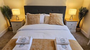 Luxury Double Room, Courtyard View | Desk, laptop workspace, iron/ironing board (on request), free WiFi - The Roseburn (Edinburgh)