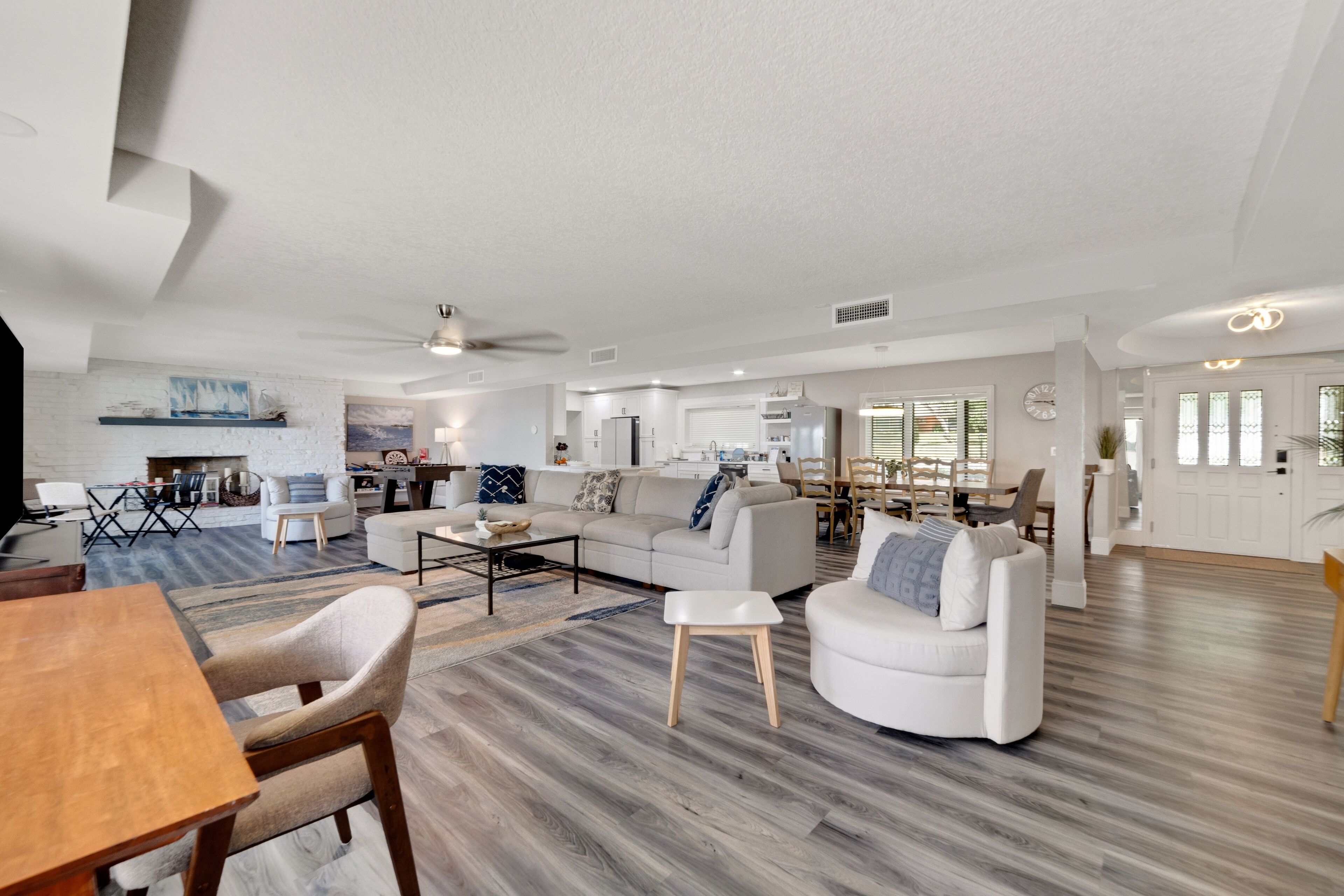 TV, fireplace, foosball, table tennis