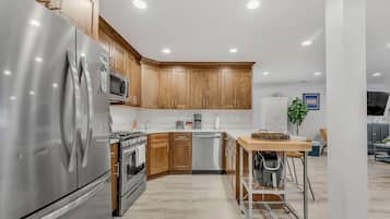 Fridge, microwave, oven, dishwasher