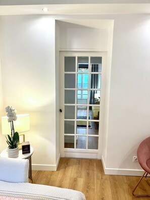 2 bedrooms, iron/ironing board, WiFi, bed sheets - Charming apartment (Paris)
