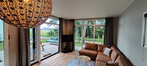 Forest Lodge 111 + Hot tub Het Groene Hert