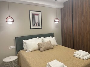 1 bedroom, desk, iron/ironing board, WiFi