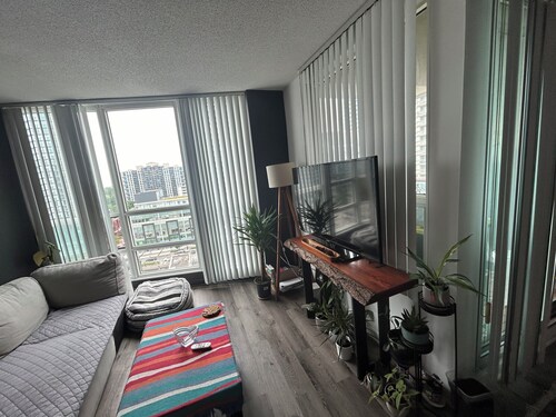 Fully-furnished two-bedroom condo in the heart of North York 