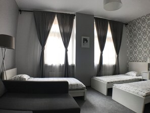2 bedrooms, iron/ironing board, free WiFi, bed sheets - Old Town Market Sqr. View-Self Check in 24h-VAT incl. (Wrocław)