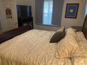 4 bedrooms, free WiFi, bed sheets - Cute Home in Downtown Florence - 4 BR, 2 BA, WiFi, Pet Friendly! (Florence)