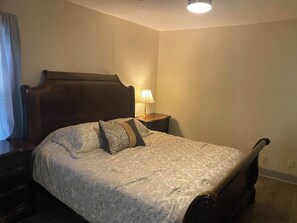 4 bedrooms, free WiFi, bed sheets