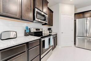 Kitchen Diner - Spacious 4-Bedroom Retreat in East Temple (Temple)