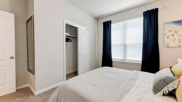 4 bedrooms, desk, iron/ironing board, WiFi (free) - Spacious 4-Bedroom Retreat in East Temple (Temple)