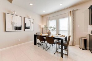 Dining - Spacious 4-Bedroom Retreat in East Temple (Temple)