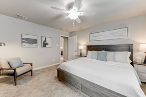 3 makuuhuonetta, silitysrauta/-lauta, Wi-Fi