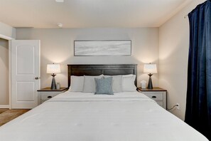 3 Schlafzimmer, Zimmersafe, Schreibtisch, Bügeleisen/Bügelbrett