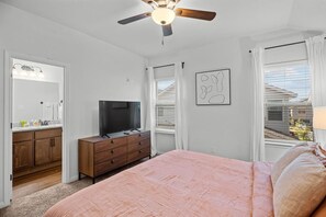 3 Schlafzimmer, Bügeleisen/Bügelbrett