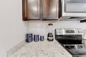 Fridge, microwave, oven, stovetop - Brand New Home in Temple (Temple)