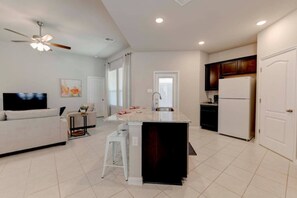 TV - Brand New Home in Temple (Temple)